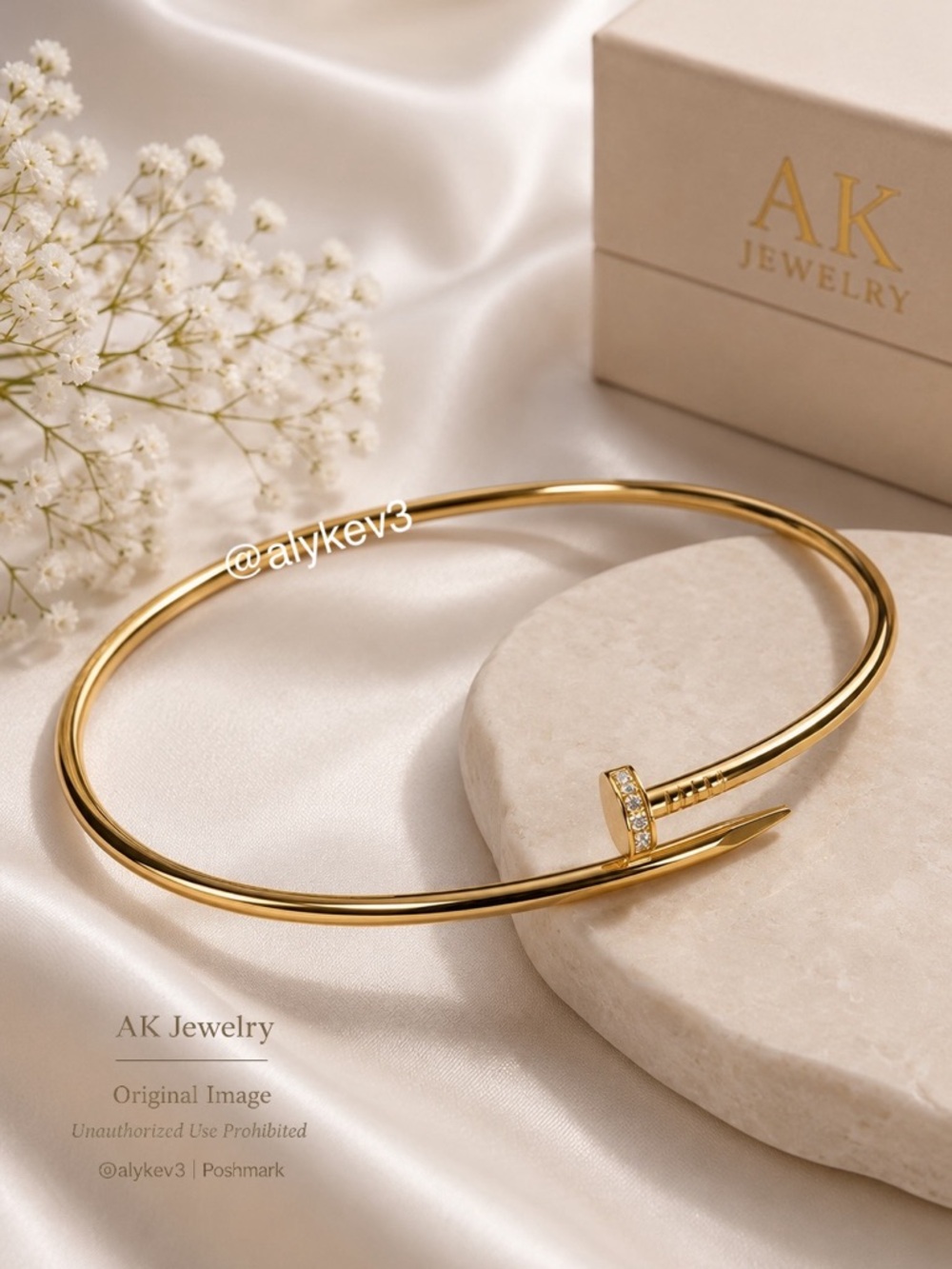 💎LUXURY NECKLACE High End Style Gold Nail Style Elegant Pavé Choker –Gold Plated
